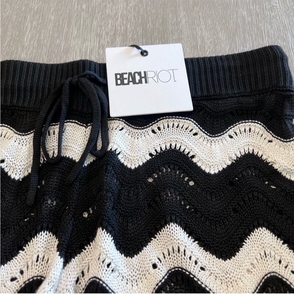 NWT Balboa Cover-Up Shorts Beach Riot Crotchet Black & White - Picture 4 of 7